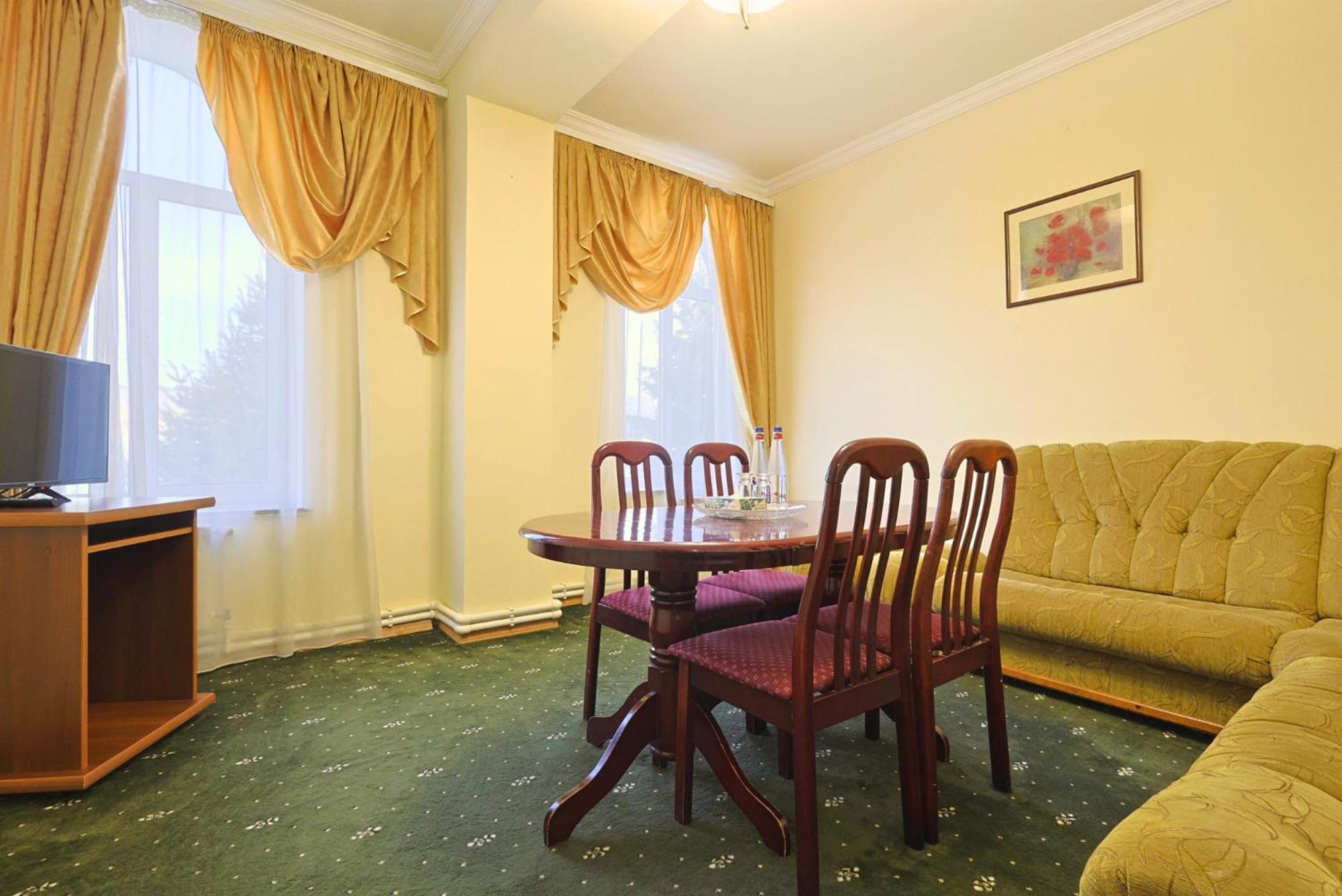 Lalaner Hotel Sisian 外观 照片
