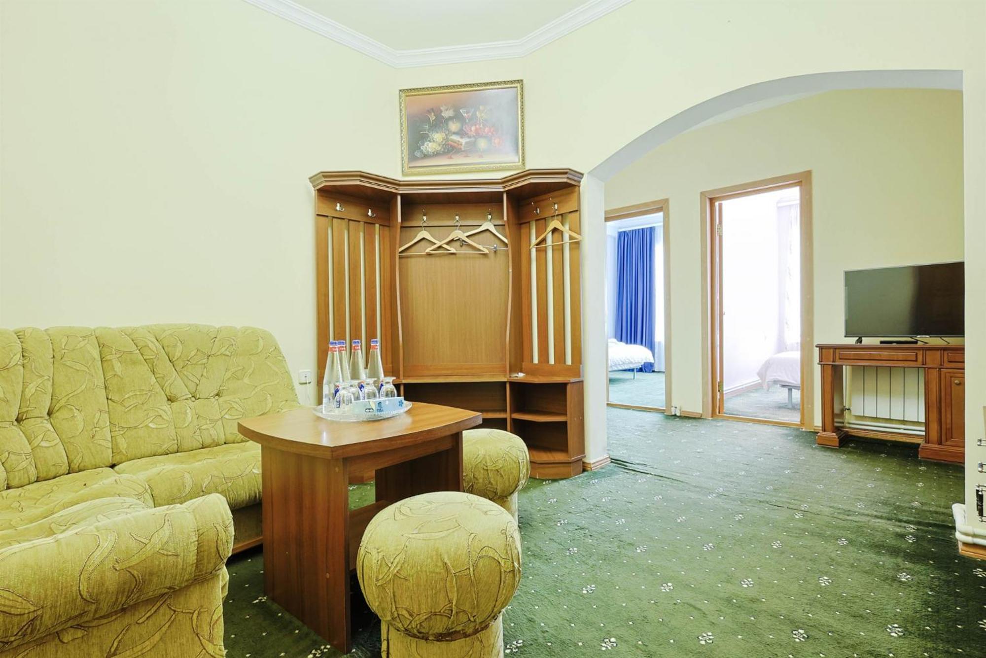 Lalaner Hotel Sisian 外观 照片